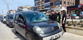 Biga'da lise öğrencileri trafik kurallarına yönelik çalışma yaptı