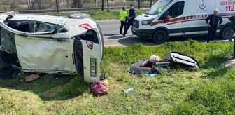 Bilecik'te devrilen otomobildeki 2 kişi yaralandı