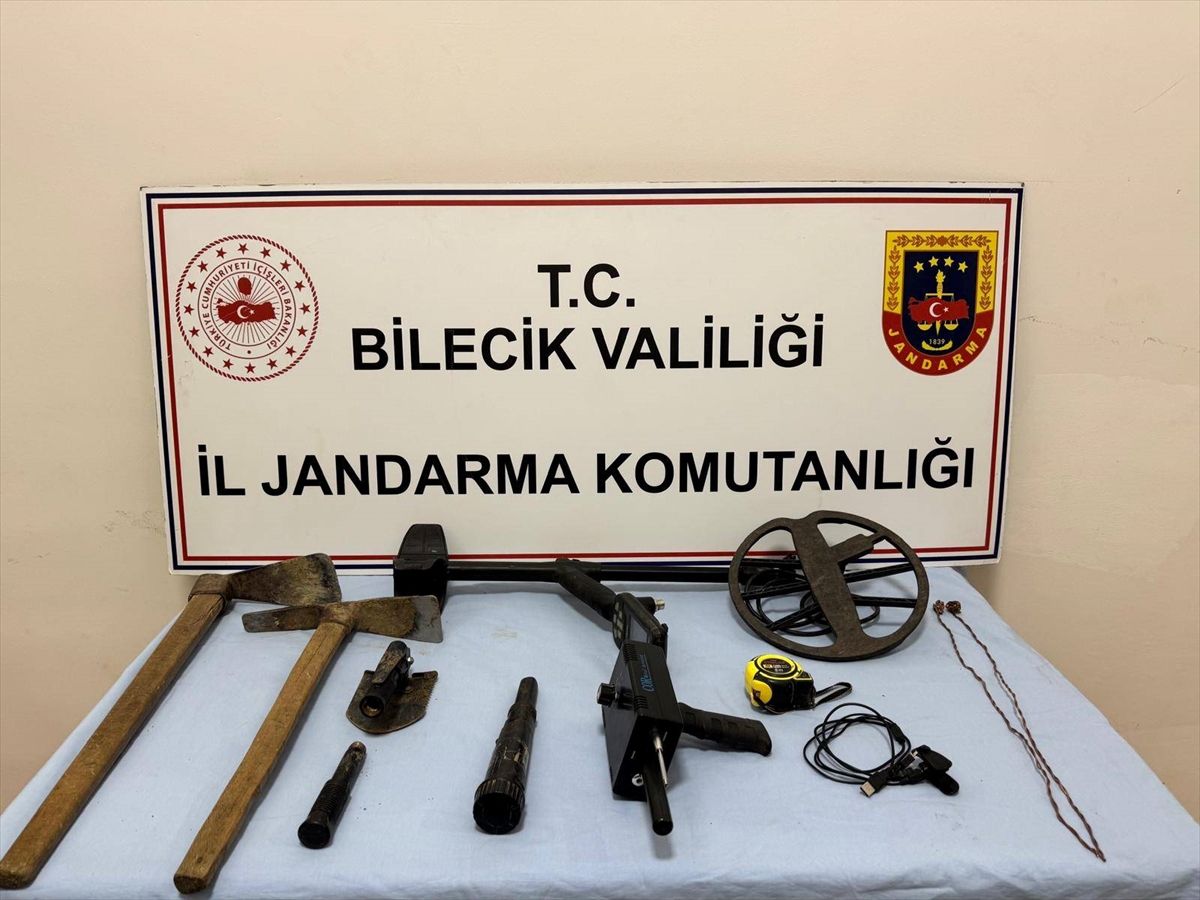 Bilecik'te kaçak kazı yapan 3 kişi yakalandı