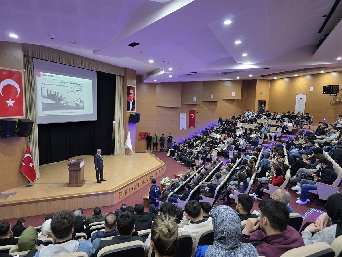 Bingöl'de 'Türk Havacılık Tarihi ve TUSAŞ' konulu konferans düzenlendi
