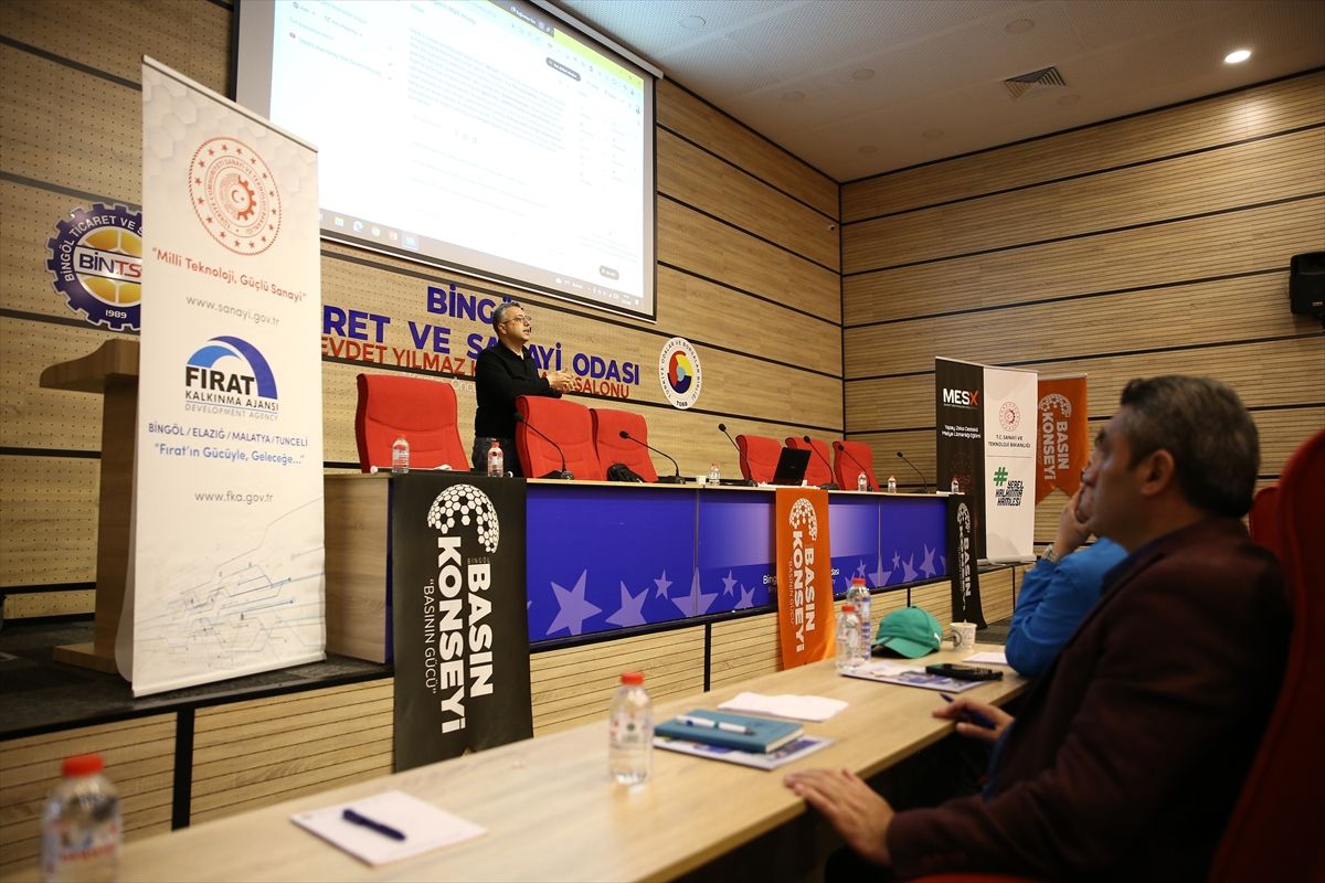 Bingöl'de "Yapay Zeka Destekli Medya Uzmanlığı Eğitimi" başladı