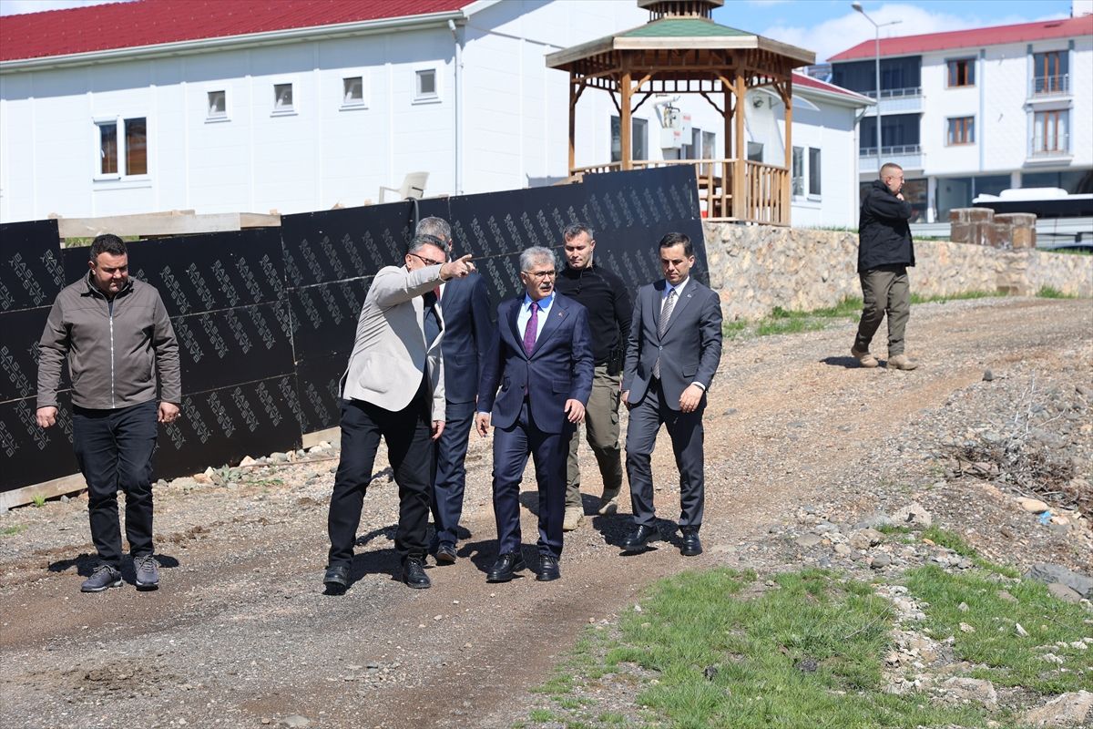 Bingöl Valisi Çelik, Kentpark Projesi inşaatında incelemede bulundu
