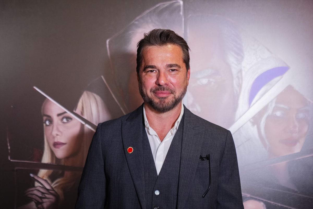 'Bir Adam Yaratmak' filminin galası Atatürk Kültür Merkezi'nde yapıldı