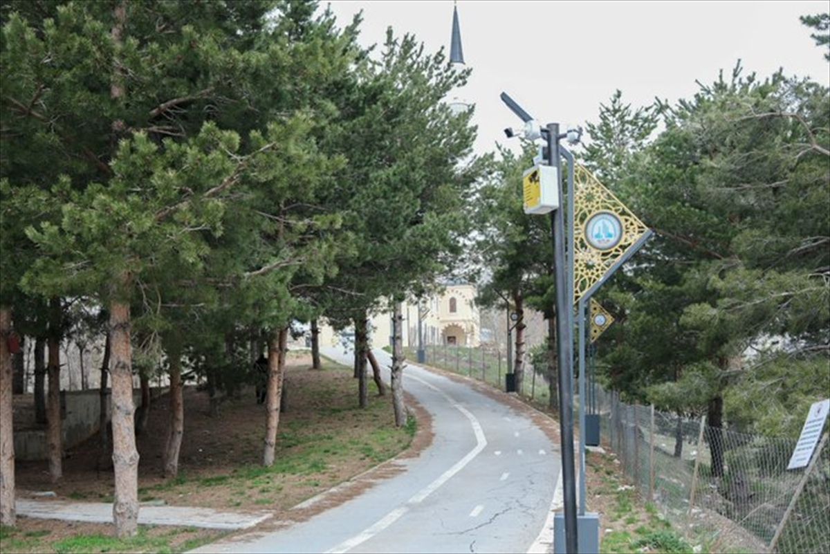 Bitlis Belediyesi parklarda güvenlik tedbirlerini artırdı