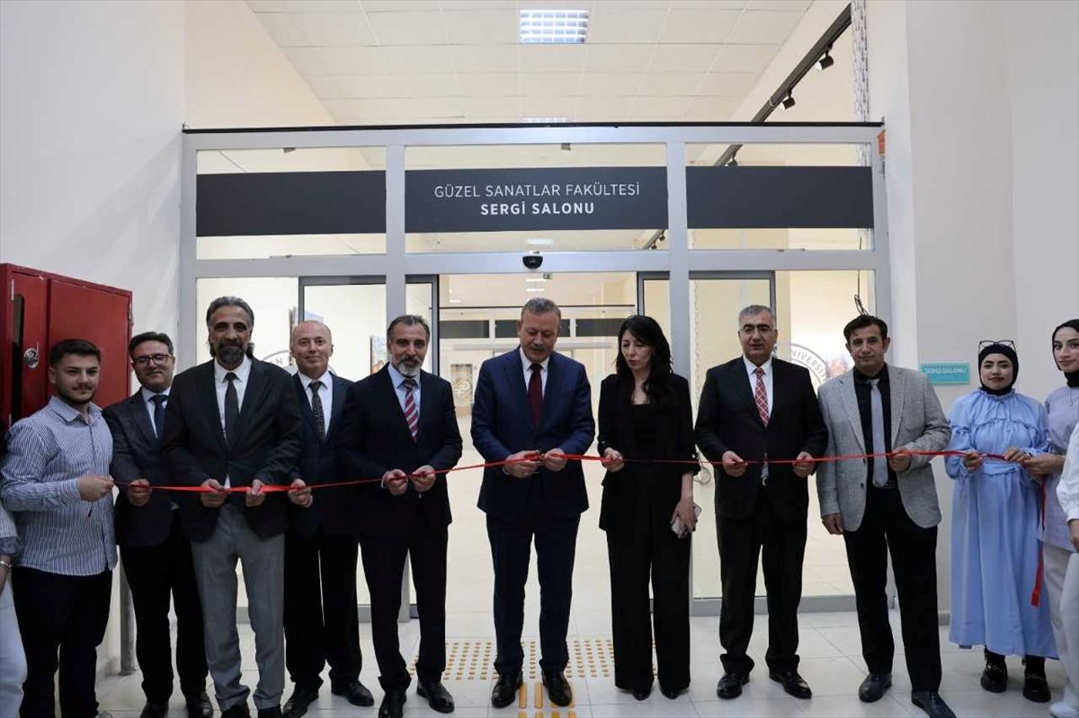Bitlis Eren Üniversitesinde "Bitlis'in Hafızası" sergisi açıldı