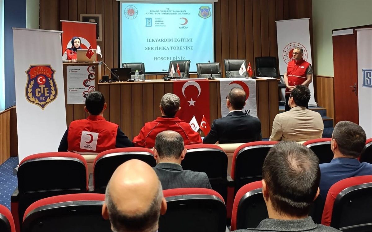 Boyabat'ta denetimli serbestlik müdürlüğü personeline ilk yardım eğitimi verildi
