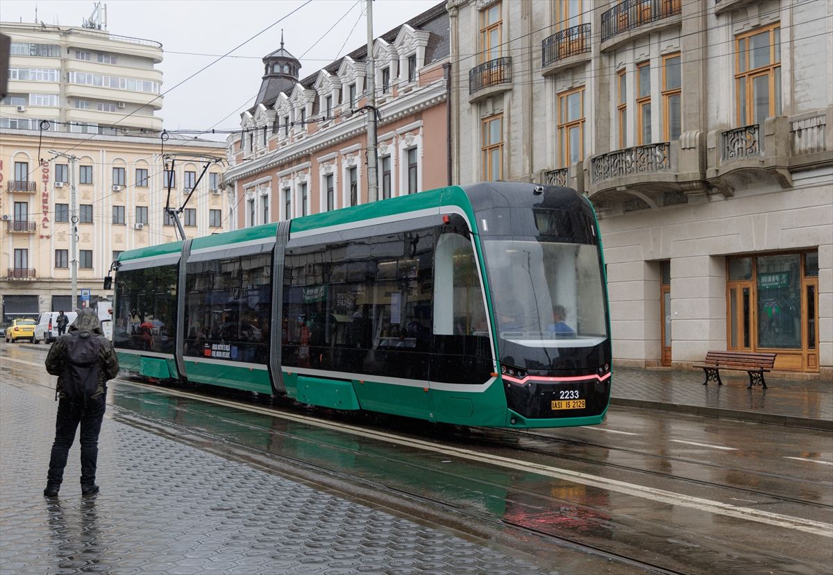 Bozankaya Romanya'ya 18 adet yeni nesil tramvay teslim etti