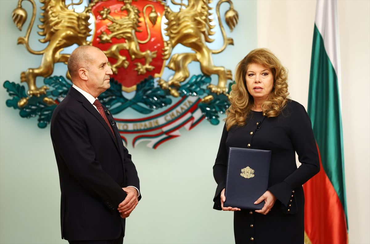 Bulgaristan'da hükümeti kurmakla görevlendirilen Radev, bakanlar kurulu listesini Cumhurbaşkanı'na sundu