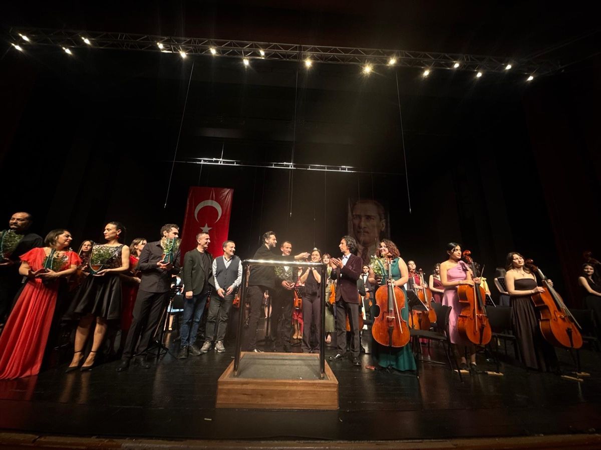 Bursa Çocuk Senfoni Orkestrası İlk Konserini Verdi