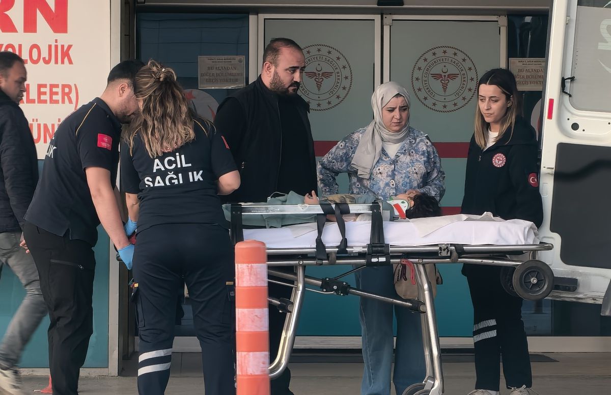 İnegöl'de 3 yaşındaki çocuk balkondan düştü