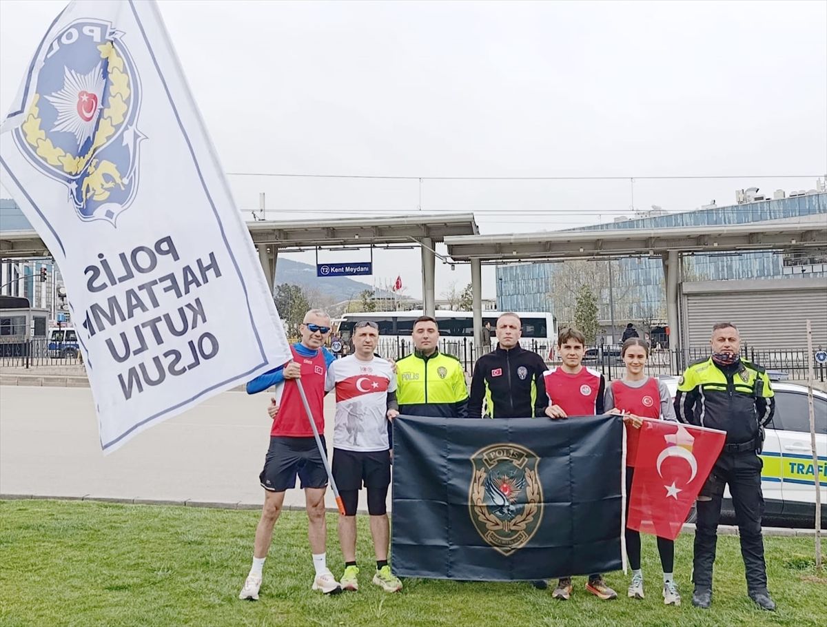 Bursa'da maratoncular Polis Haftası için koştu