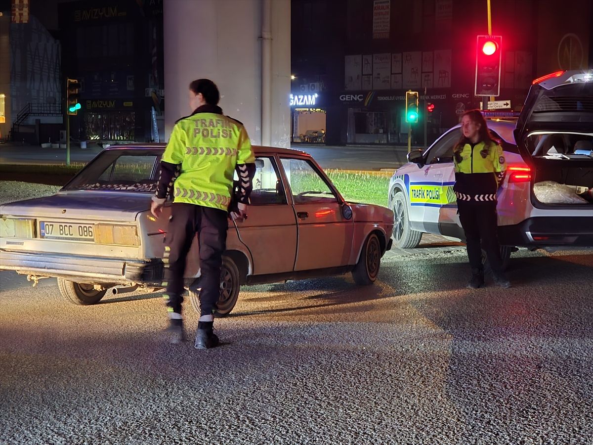 Bursa'da polisin "dur" ihtarına uymayan alkollü sürücüye 400 bin lira ceza