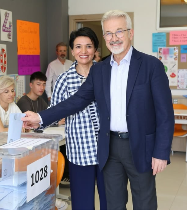 Turgay Erdem and his wife Zeynep Terzioğlu