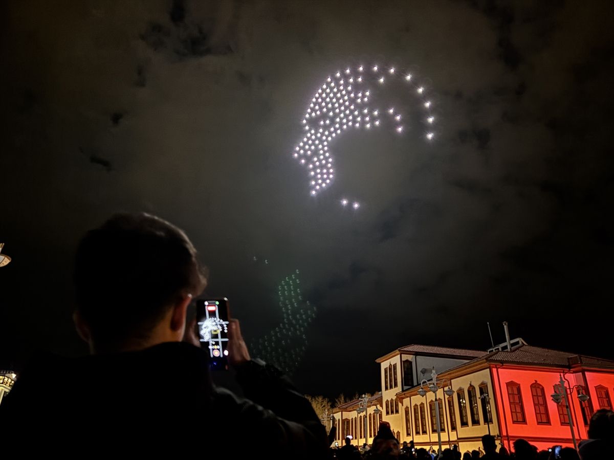 Çankırı'da 23 Nisan Ulusal Egemenlik ve Çocuk Bayramı mapping ve dron gösterisiyle kutlandı