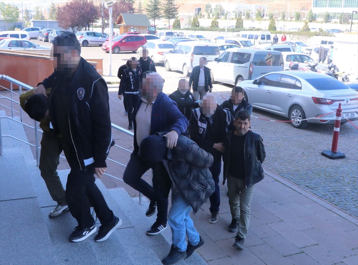 Çankırı'da uyuşturucu operasyonunda gözaltına alınan 9 zanlı tutuklandı