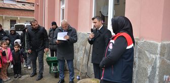 Çaykara'da öğrencilere meyve fidanı dağıtıldı