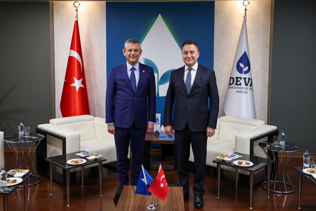 CHP Genel Başkanı Özel, DEVA Partisi Genel Başkanı Babacan'ı ziyaret etti Açıklaması