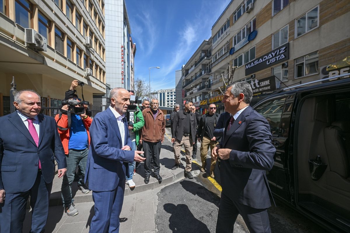CHP Genel Başkanı Özel, TÜRK-İŞ ziyaretinin ardından konuştu Açıklaması