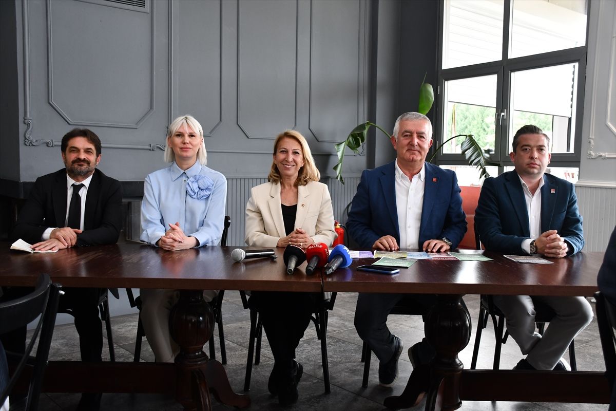 CHP Muğla Milletvekili Derici ile Parti Meclisi Üyesi Seyhan, Bilecik'te gazetecilerle buluştu