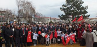 CHP Sivas İl Başkanlığı Atatürk Anıtı'na çelenk bıraktı