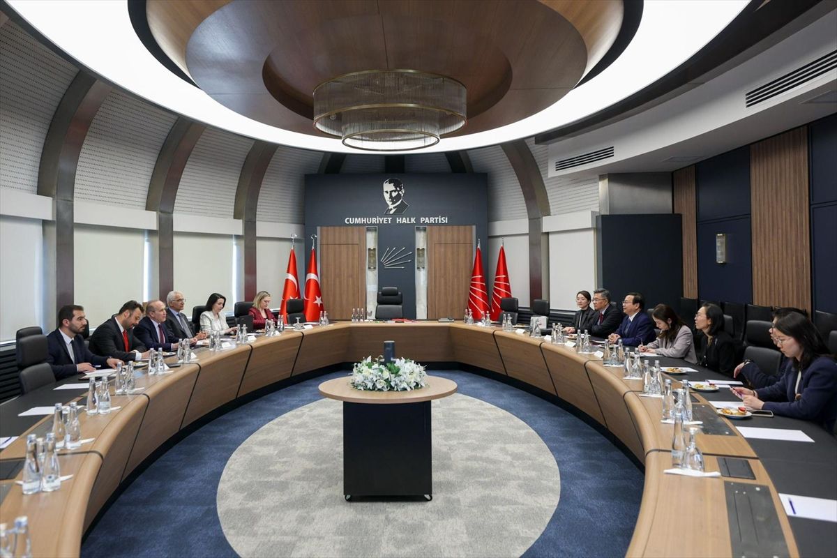 Çin Komünist Partisi heyetinden CHP'ye ziyaret