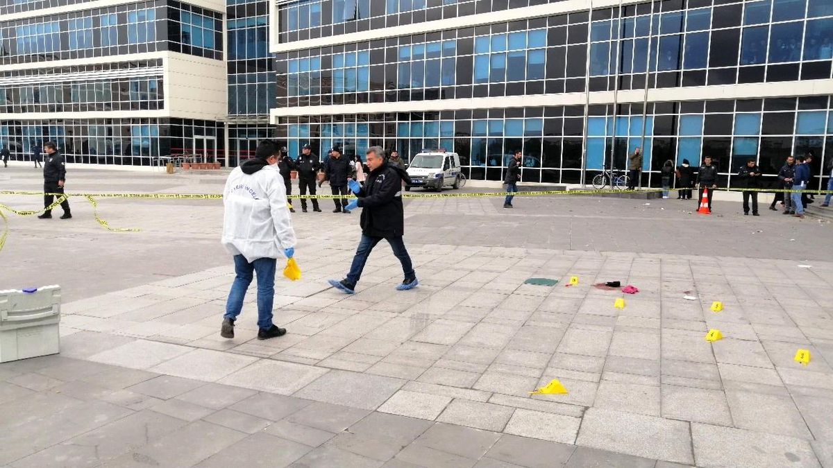 Cinayet davasının sanığı firari avukat yakalanamadı