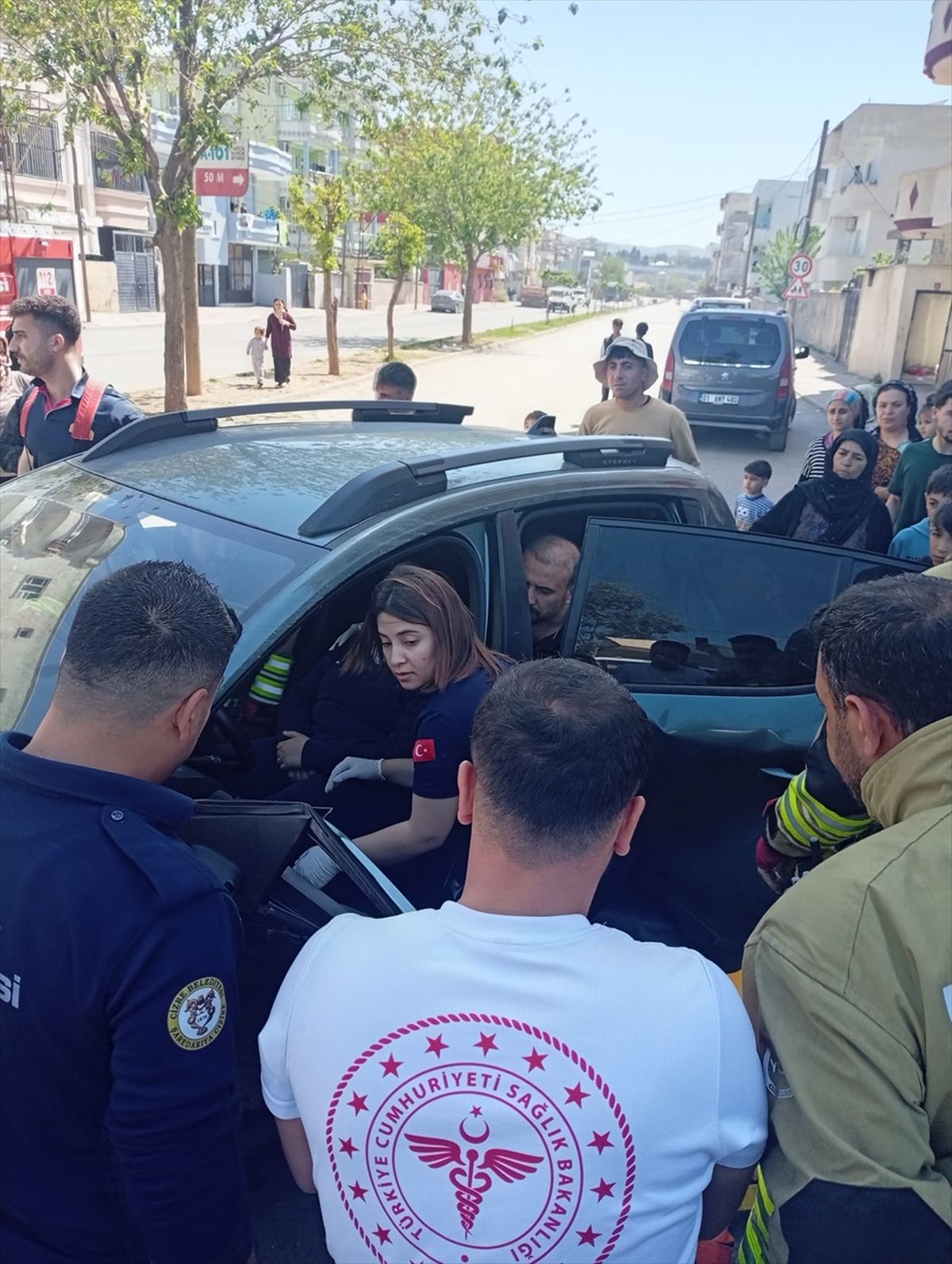 Cizre'de kamyonet ve otomobilin çarpıştığı kazada 1 kişi yaralandı