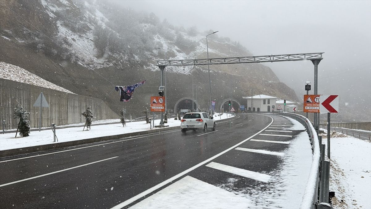Çorum'da kar ve karla karışık yağmur etkili oldu