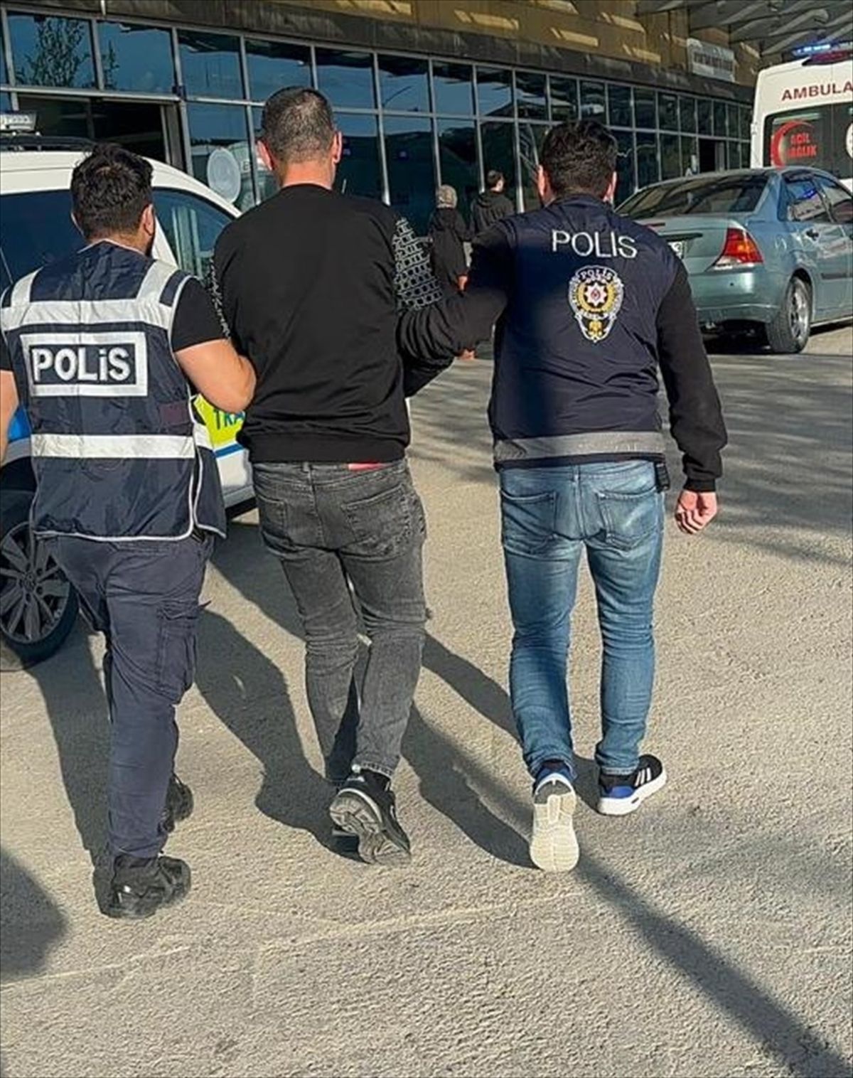 Çorum'da kesinleşmiş 48 yıl 15 gün hapis cezası bulunan firari hükümlü yakalandı