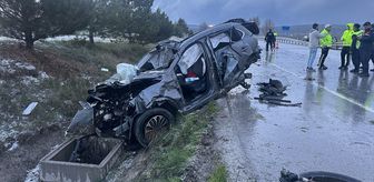Çorum'da peş peşe meydana gelen iki trafik kazasında 1 kişi öldü, 3 kişi yaralandı