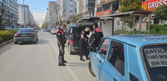 Çorum'da uyuşturucu bulunan otomobildeki 2 zanlı gözaltına alındı