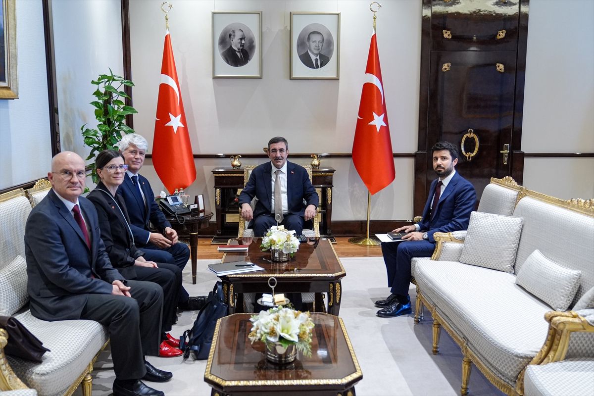 Cumhurbaşkanı Yardımcısı Yılmaz, İsviçre'nin Ankara Büyükelçisi Scheurer'i kabul etti