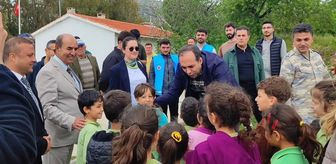 Datça'da öğrenciler fidan dikti