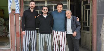 Demirci'de terzi Yaşar Öztemel nostaljik çizgili pijamaları yaşatıyor