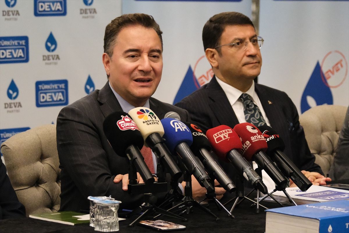 DEVA Partisi Genel Başkanı Babacan, Çorum'da basın toplantısı düzenledi