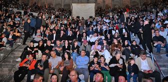 Devlet Tiyatroları Antalya 16. Uluslararası Tiyatro Festivali'nin açılış oyunu Taj Express sahnelendi