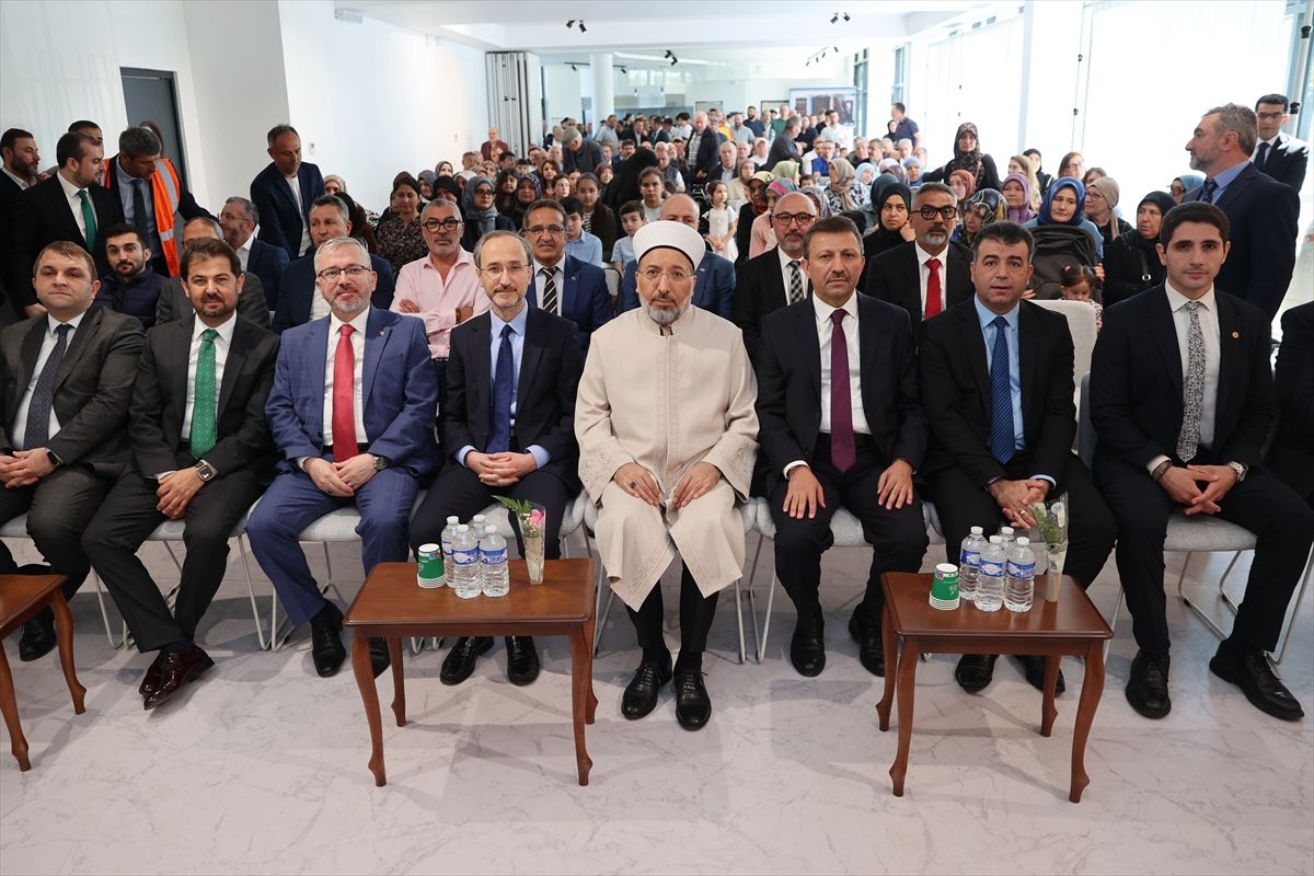 Diyanet İşleri Başkanı Arpaguş, Paris'te Valenton Yunus Emre Camisi ve Kültür Merkezi'nin açılışına katıldı Açıklaması