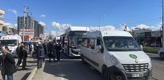 Diyarbakır'da belediye otobüsü ile öğrenci servisinin çarpıştığı kazada 3 kişi yaralandı