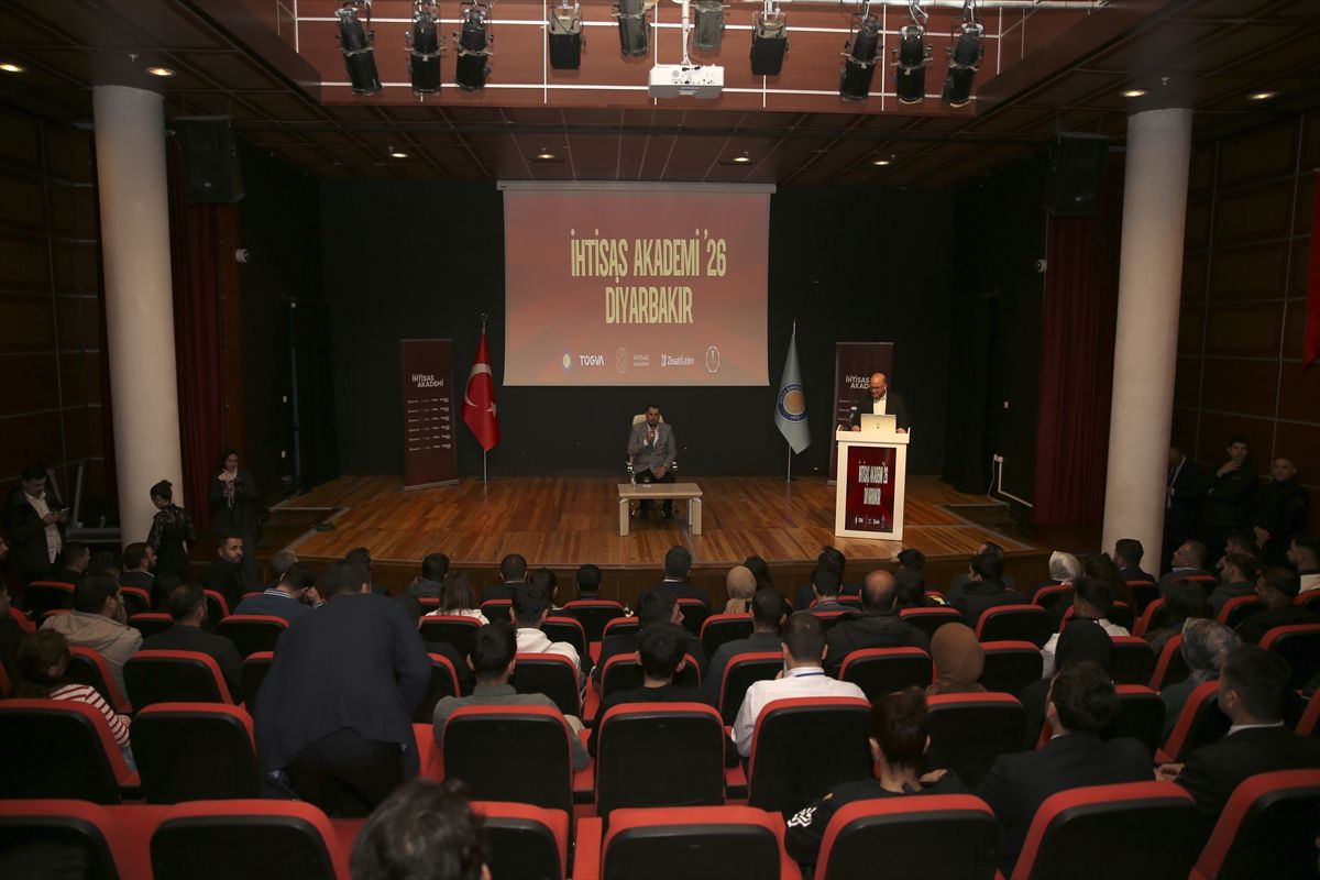 Diyarbakır'da 'İhtisas Akademi Programı' düzenlendi