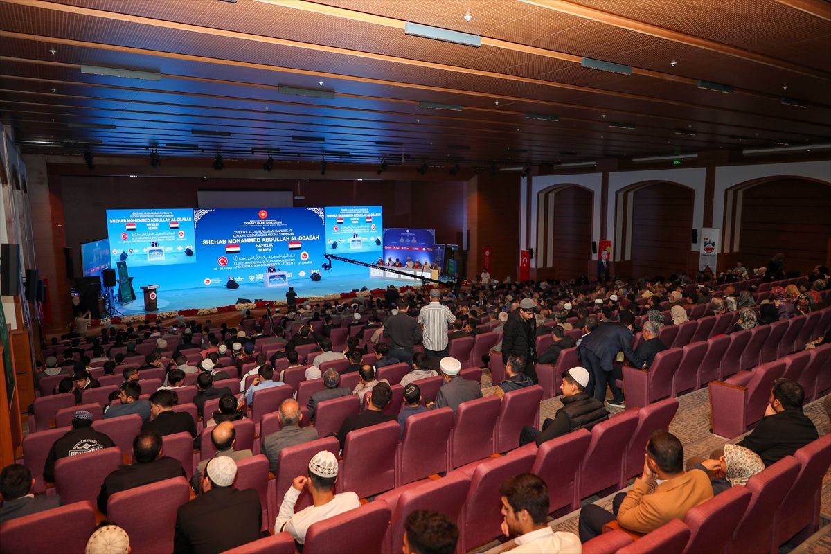 Diyarbakır'da, Türkiye 11. Uluslararası Hafızlık ve Kur'an-ı Kerim'i Güzel Okuma Yarışması'nın finali yapılıyor