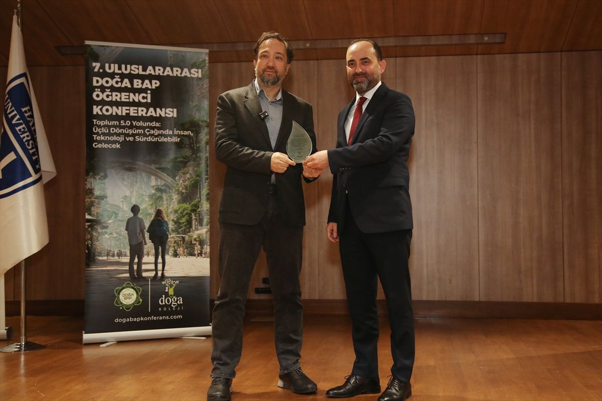 Doğa Koleji öğrencileri Doğa BAP'ta konferansında projelerini sundu