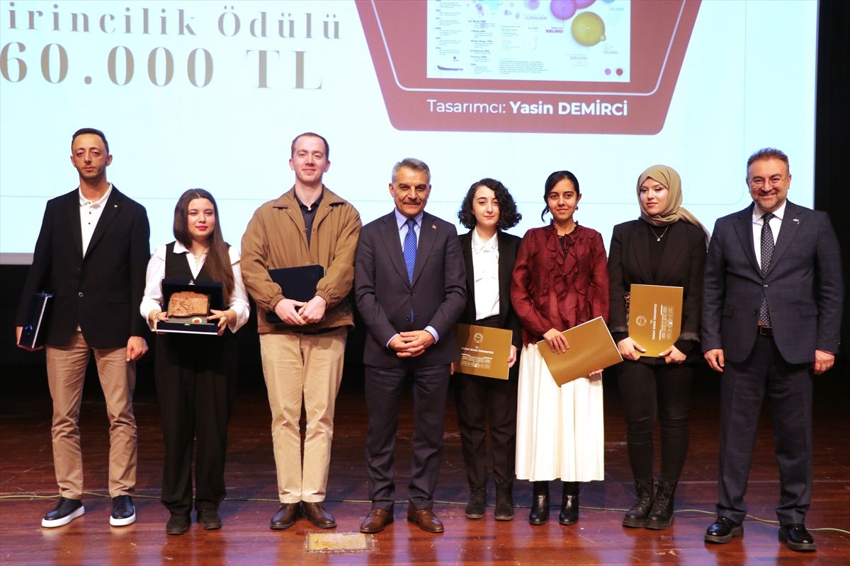 'Dünya Soykırımlar Tarihi ve Gazze' temalı infografik yarışmasında ödüller sahiplerini buldu