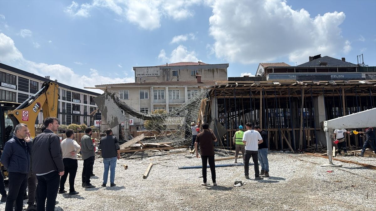 Düzce'de iş merkezi inşaatındaki çökme sonucu 1 işçi yaralandı