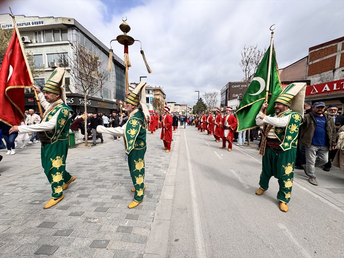 Düzce'de mehteran takımının gösterisi renkli görüntüler oluşturdu