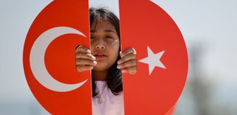 Düzce'de olumsuz hava koşulları nedeniyle ertelenen 23 Nisan töreni gerçekleştirildi