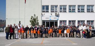 Düzce'de yaşlılardan anaokulu öğrencilerine '23 Nisan' ziyareti
