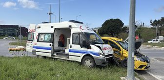 Edirne'de ambulans ile taksinin çarpıştığı kazada 5 kişi yaralandı