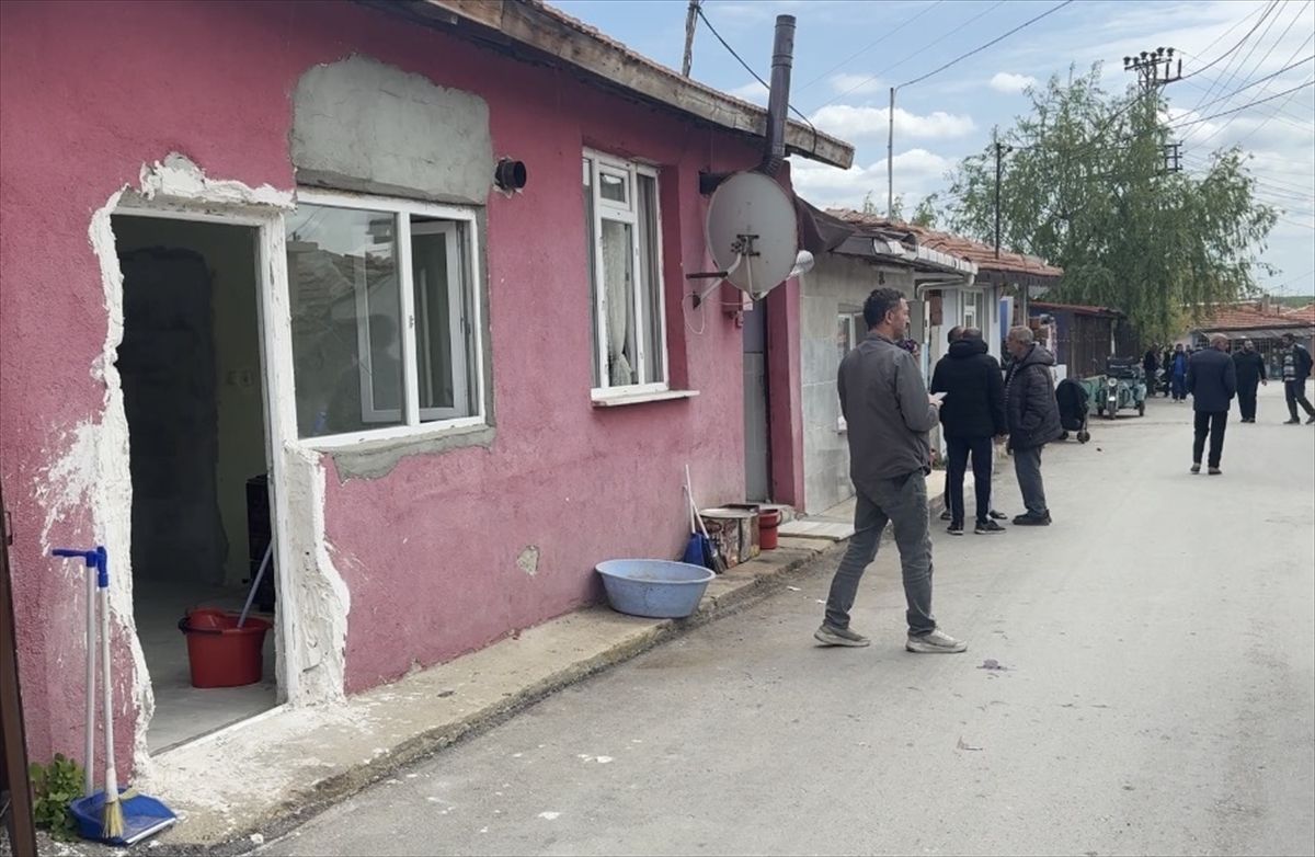 Edirne'de eşini bıçakla yaralayan kadın gözaltına alındı