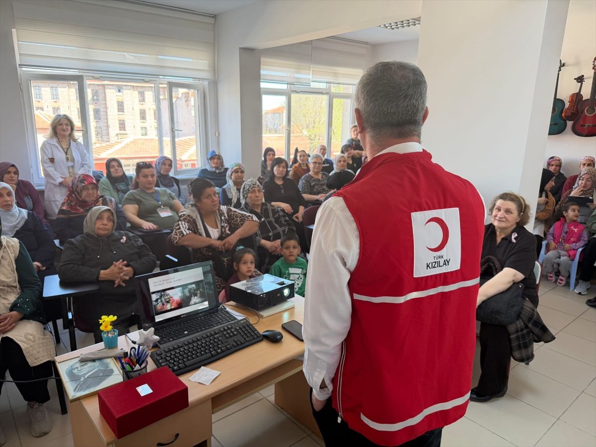 Edirne'de kadınlara kanserle mücadele eğitimi verildi