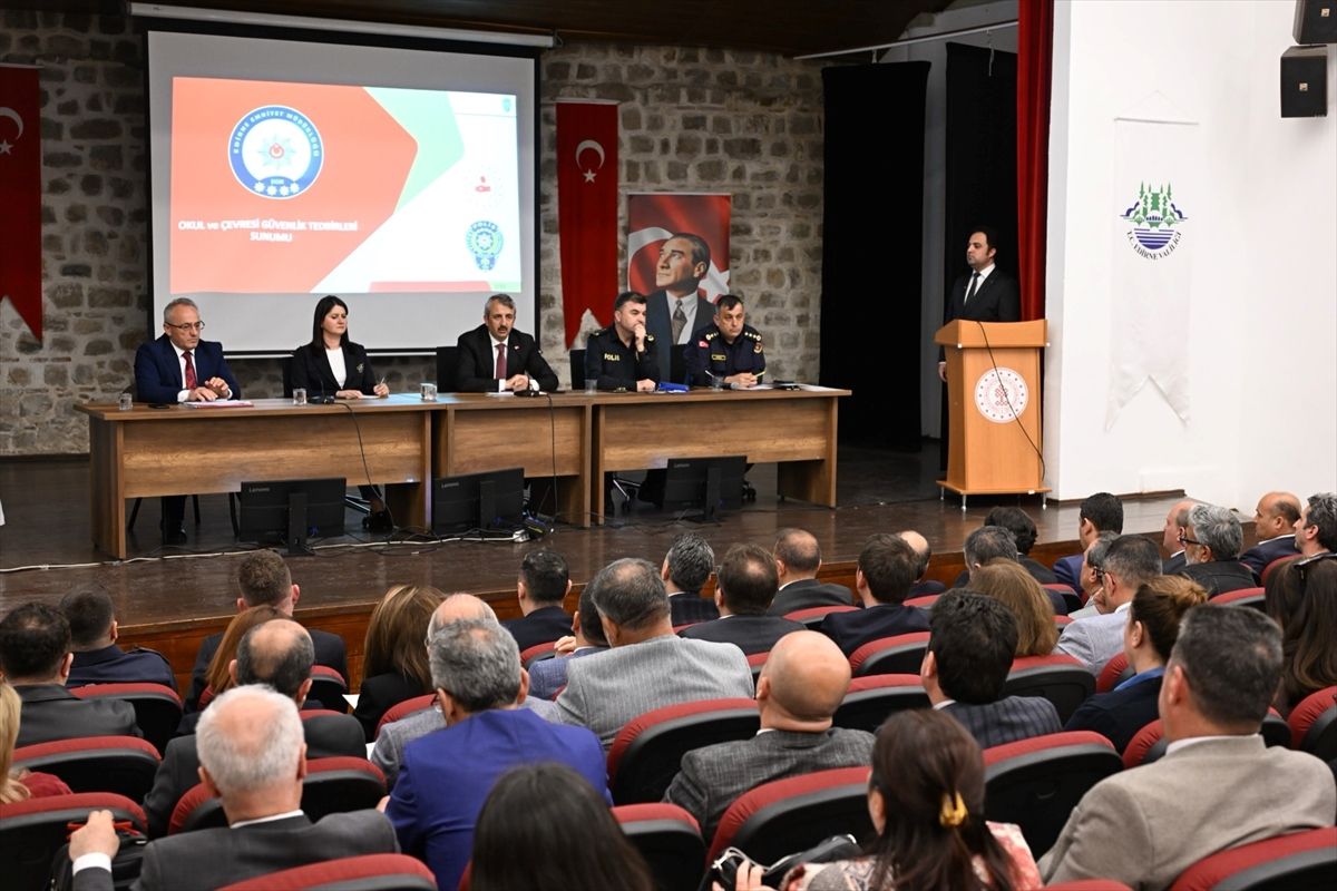 Edirne'de okul güvenliği değerlendirme toplantısı yapıldı